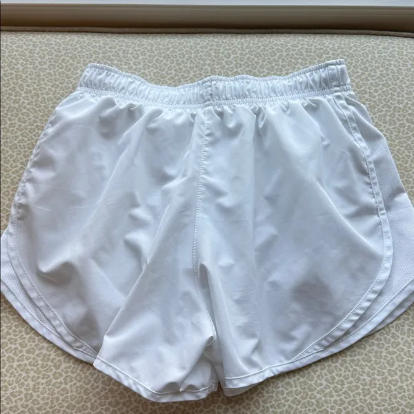 NWOT Nike DRI-FIT Women's White Running Athletic Gym Workout Shorts size S - Image 7