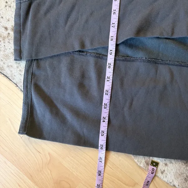 FREE‎ PEOPLE Movement Last Chance Charcoal Oversized Velour Pullover Size Small - Image 9