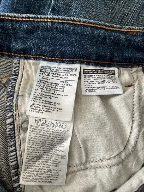 BNWT dark wash Women’s Levi’s mid rise jeans size 6 M/28 - Image 6