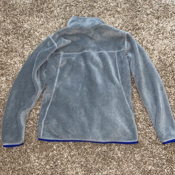 Patagonia sweater size medium - Image 5