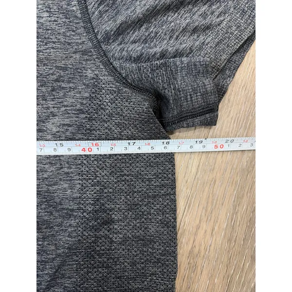 Lululemon Gray Short Sleeve Athletic Top Womens Seamless Workout Tee Size 8 - Image 3