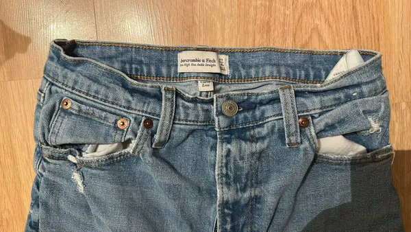 Abercrombie Jeans - Image 2