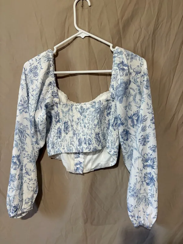 Altar’d state long sleeve - Image 4