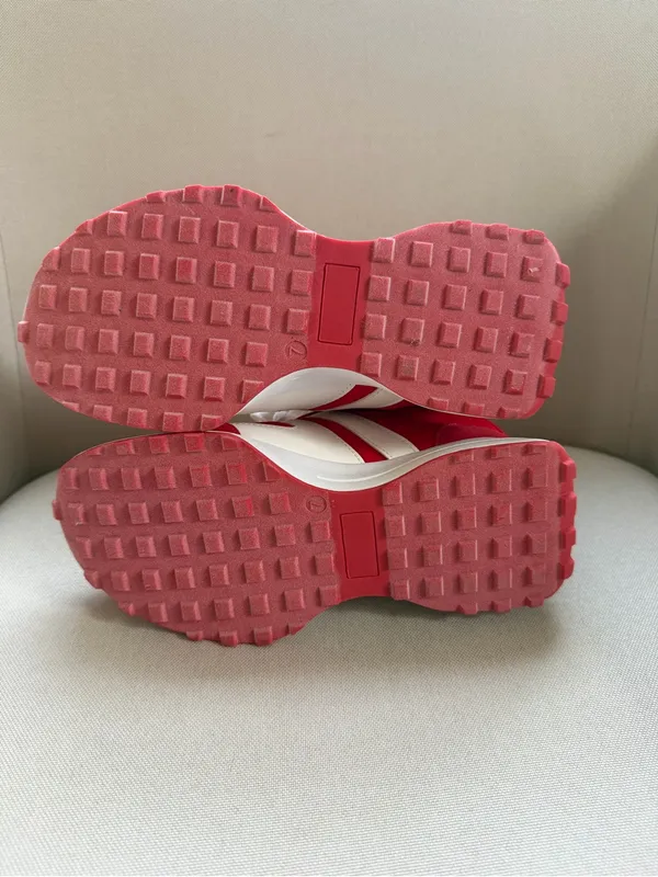J/Slides Urban Sport Red/White Low Top Lace-Up Gummy Athletic Trendy Sneakers - Image 5