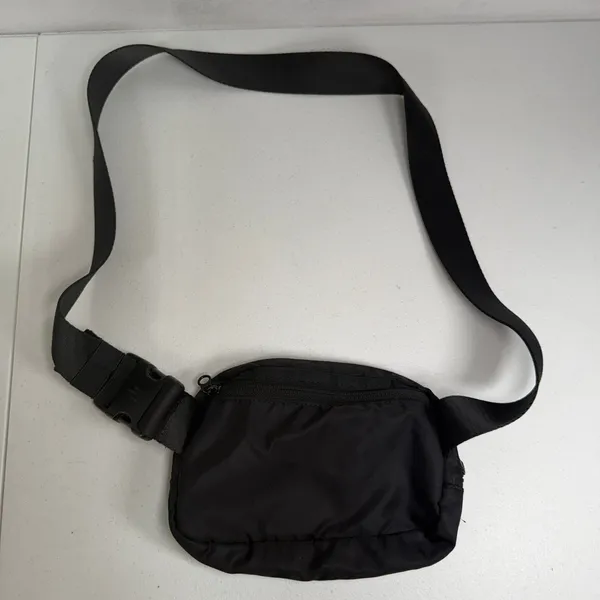 Lululemon Athletica Everywhere Belt Bag 1L Logo Print Black Bum Fanny Pack Sling - Image 6