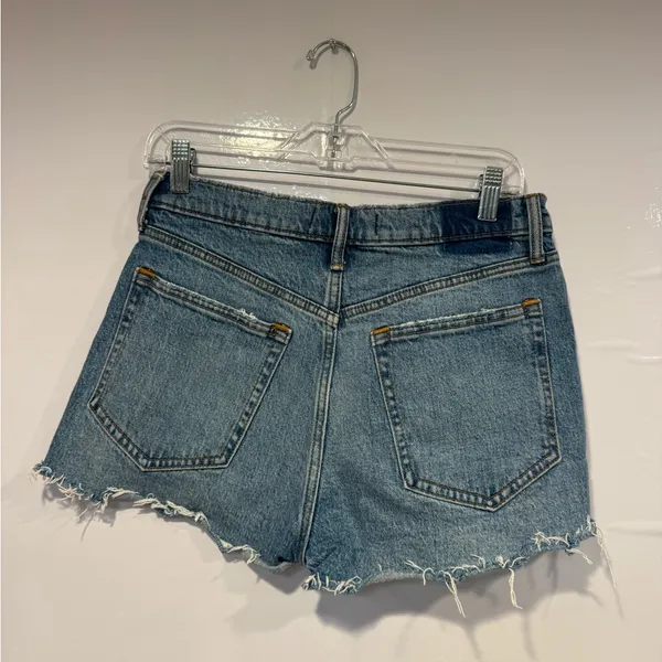 Distressed‎ Abercrombie and Fitch the mom high rise shorts - Image 3