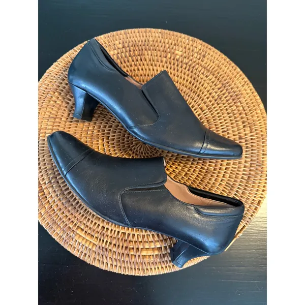 BeautiFeel Black Leather Cap Toe Kitten Heel Loafers‎ Shoes Womens Size 40 - Image 6