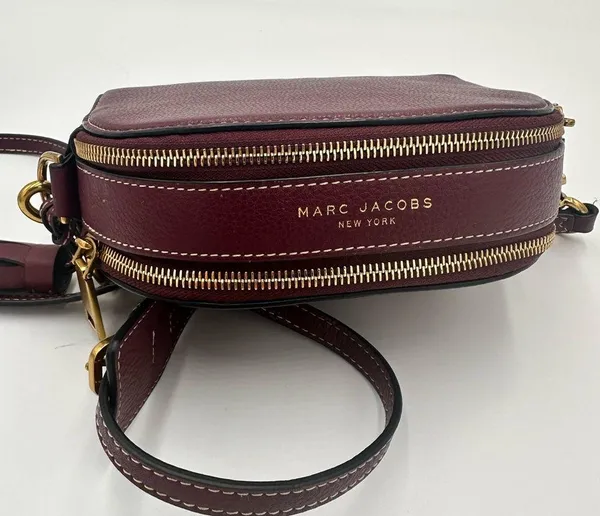 Marc Jacobs Calfskin Shutter Camera Crossbody
Bag Deep Maroon - Image 4