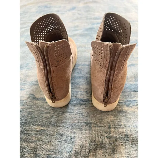 Steve Madden Beige Winni Suede Wedge Sneakers Size 8 - Image 5
