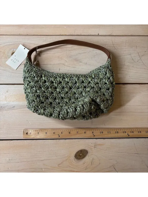 A New Day NWT Women's Woven Crochet Green Metallic Shoulder Bag - Image 6