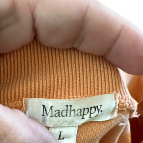 MadHappy "Feals" Cropped Shirt - Image 5