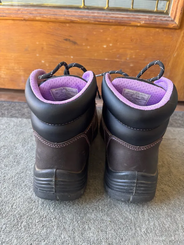 Women's Avenger Composite Toe WP Hiker Work Boot 7123 - size 8.5 - Image 5