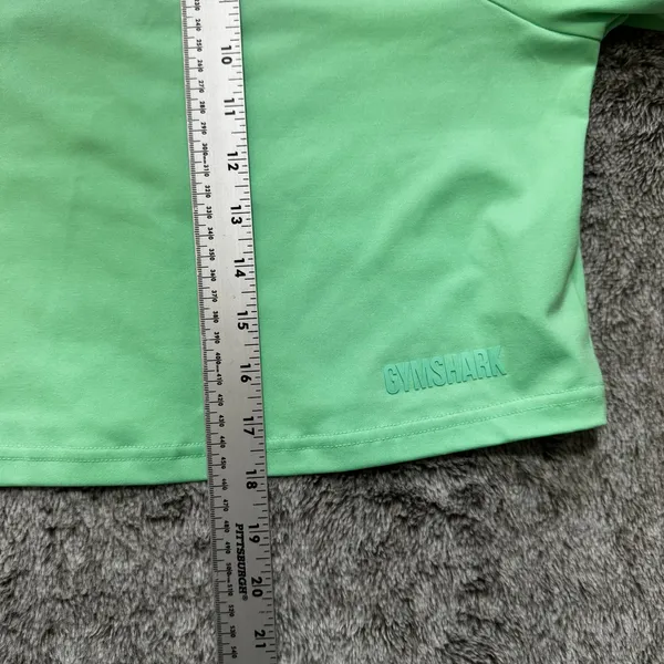Gymshark Move Cropped Tee Women's Medium Green - Image 3
