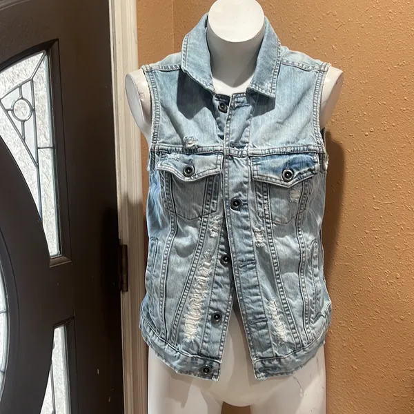 Hurley light blue denim button up vest - Image 3