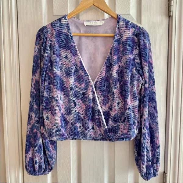 ASTR Long Sleeve Floral Blouse - Image 2