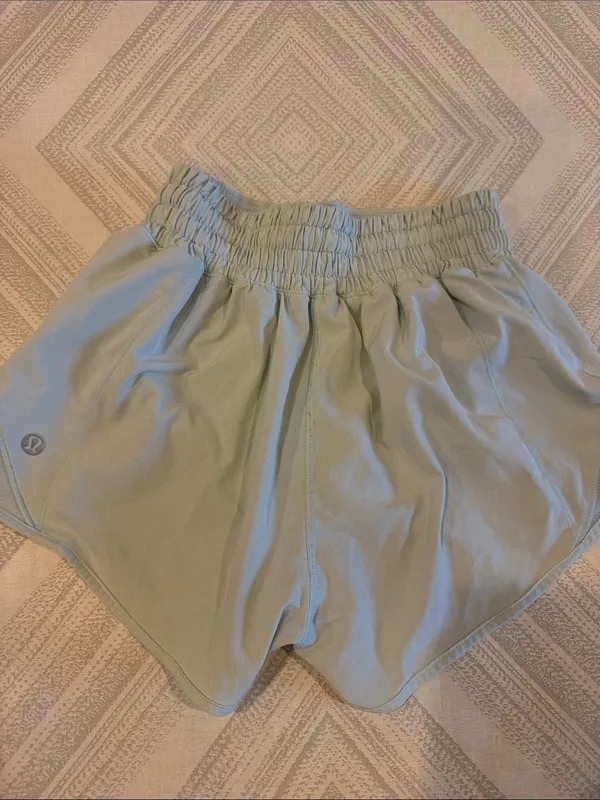 Lululemon Hotty Hot Shorts Low Rise 2.5” Mint Green Size 0 - Image 6