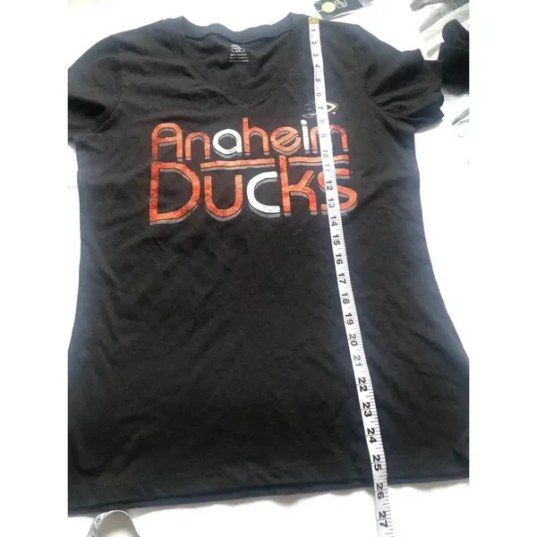 ANAHEIM DUCKS womens black T-SHIRT sz M - Image 4