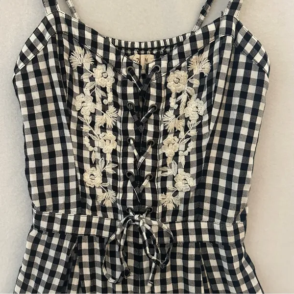 Hollister Women Mini Romper Gingham Checkered Black White Floral Lace Up size M - Image 5