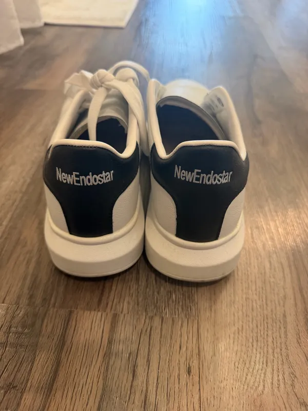 Sneakers White Size 8.5 - Image 2