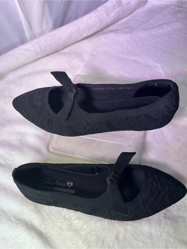 Skechers Black Knit Memory Foam Pointed Ballet Flat with Bow - Image 3