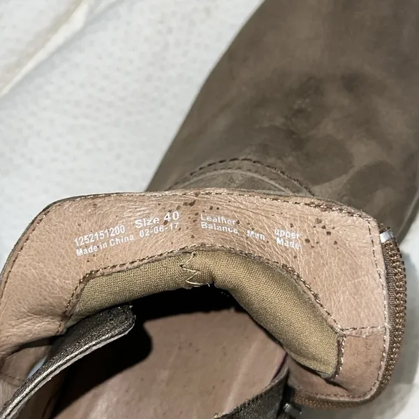 Dansko ankle leather boot, metallic green and suede size 40 - Image 6