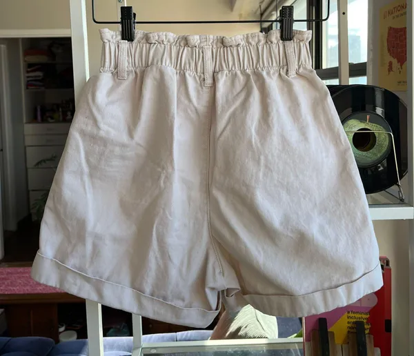H&M Khaki Shorts - Image 8