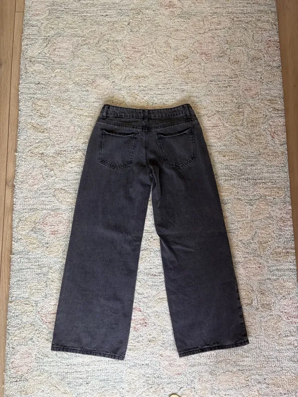 Edikted Jeans Low-Rise Raelynn Petite - Image 3