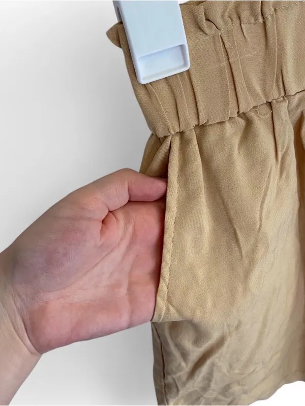 Primark tan shorts with pockets - Image 2
