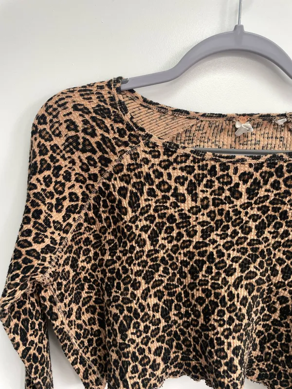 Cropped Long Sleeve Top - Image 2