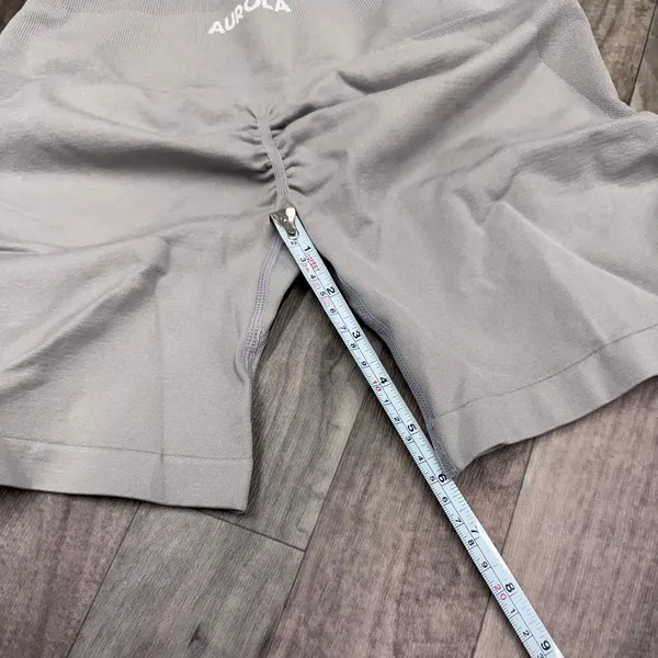 Aurola seamless athletic gym shorts greige Gray - Image 4