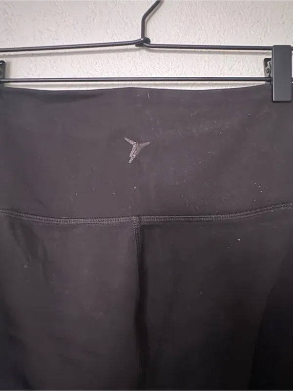 Old navy active black leggings - Image 3
