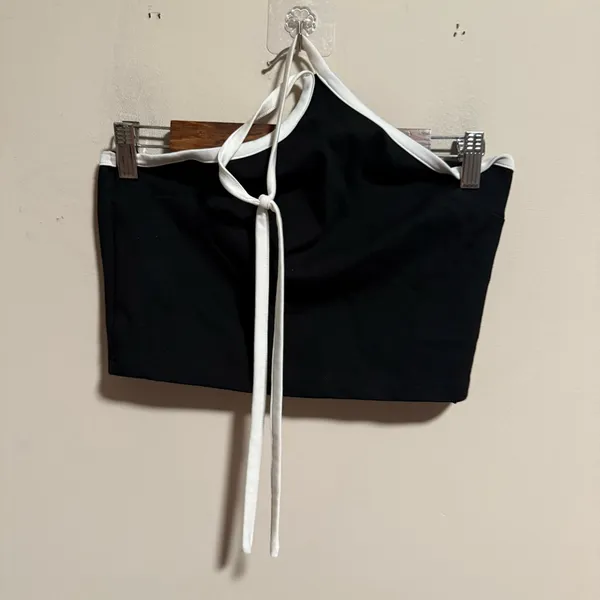 Superdown Revolve Sirena Contrast Halter Top in black and white- Size Medium - Image 4