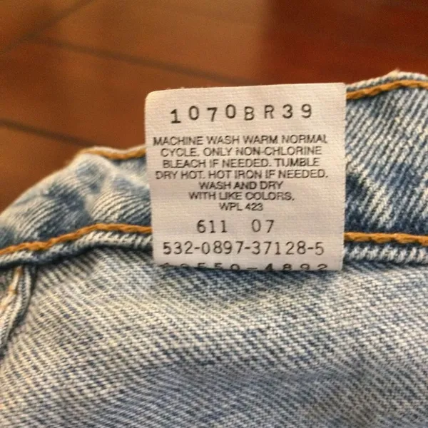 Vintage Levi’s 550 relaxed fit tapered leg size 7 1997 - Image 9