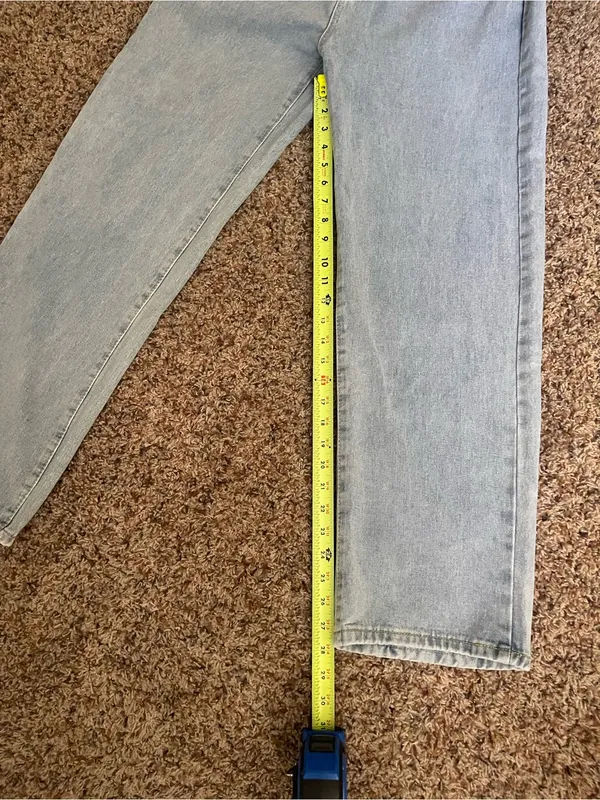 Source Unknown Light Wash Straight Leg Jeans - Image 4
