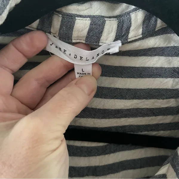 Jane and Delancey Blouse,Striped Size Large. Roll up sleeve button option! - Image 7