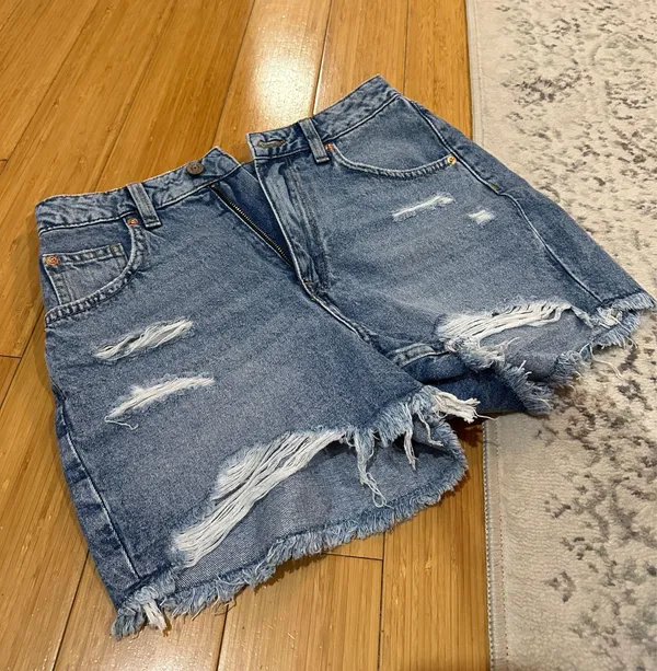 H&M Mom Shorts High-Waisted - Image 3