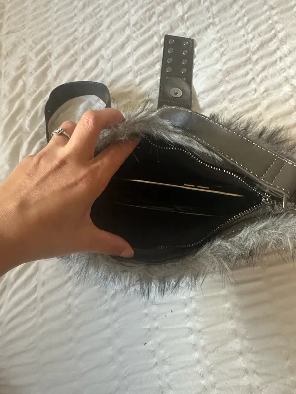Furry shoulder bag Gray - Image 12