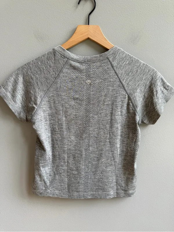 Lululemon Swiftly Tech Short Sleeve Shirt 2.0 Race Length Slate / White Grey 6-8 - Image 6