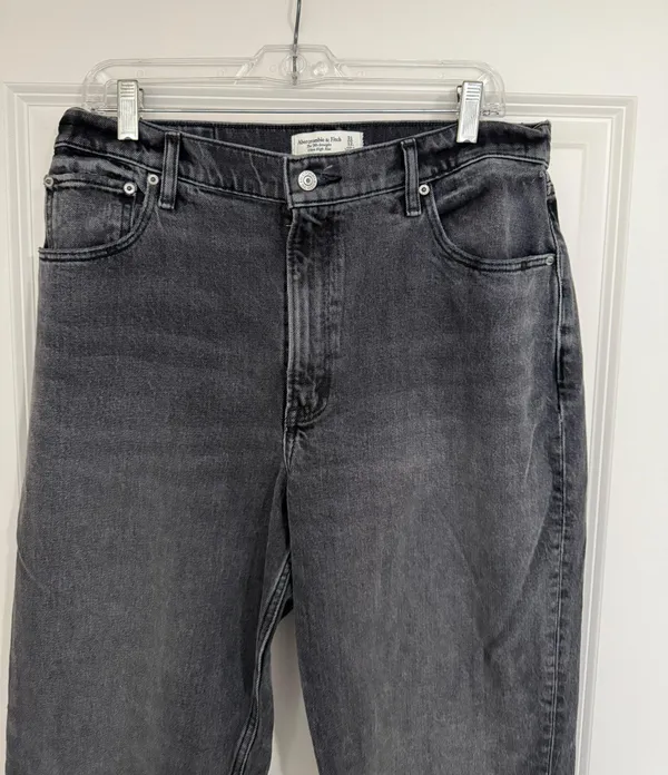 Abercrombie Jeans - Image 3