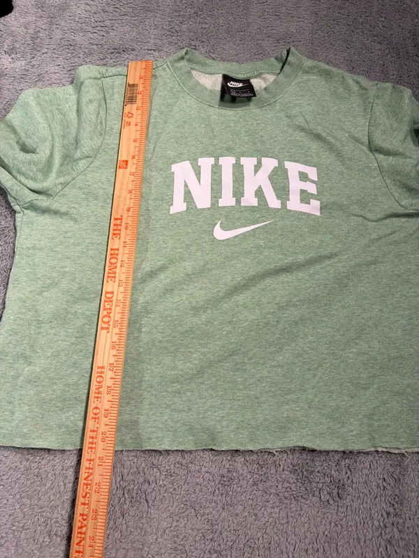 Nike Green Crewneck Sweatshirt large logo swoosh - Image 9