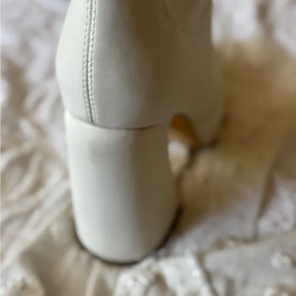 White Block Heel Women's Pumps Size 7 - Image 2