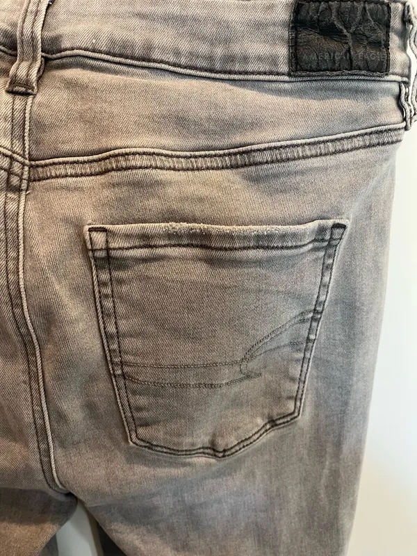 American Eagle Grey Next Level Stretch Hi-Rise Jegging Size 8s - Image 8