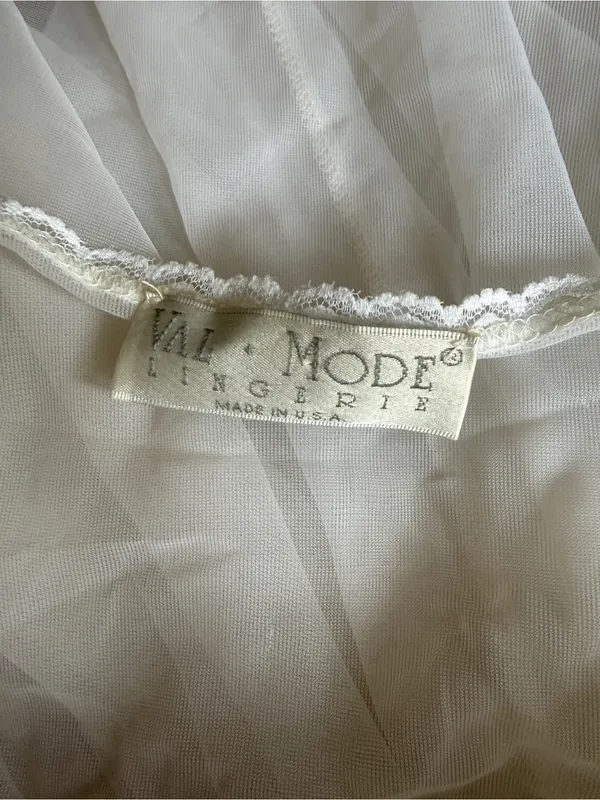 Val Mode Vintage White Lace Trim Bridal Nightgown - Image 12