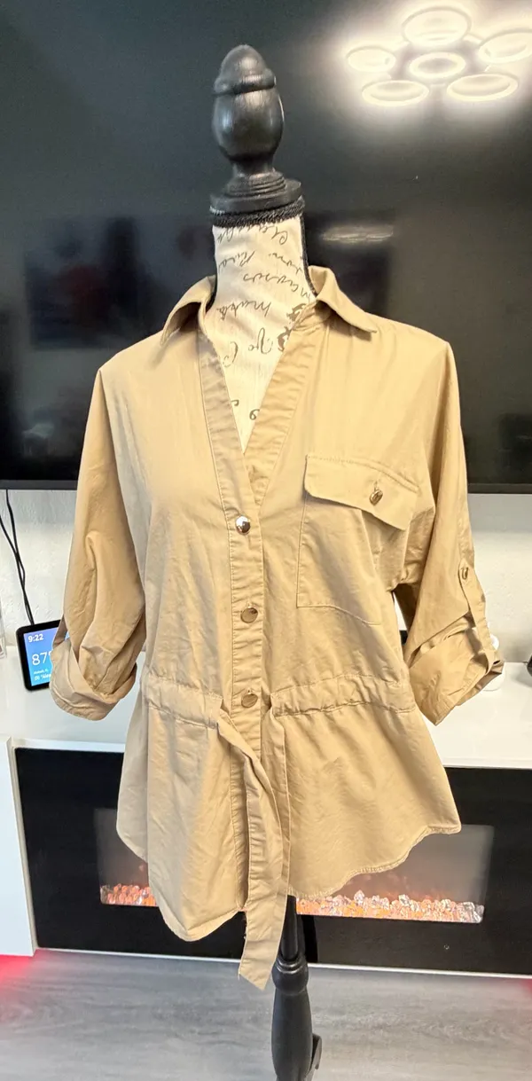 📌 TITLE Zara Khaki Tan Utility Drawstring Button Down Blouse Top XS - Image 4