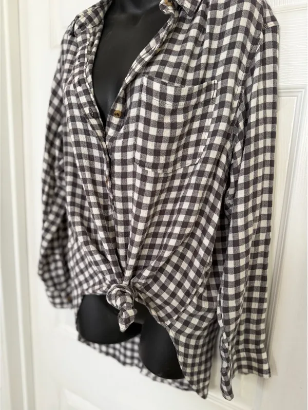 Anthropologie black and white gingham button front shirt - Image 3