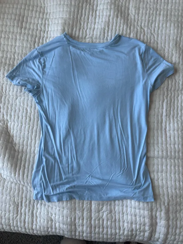 Tight fitting tee butter material light blue Size M - Image 2