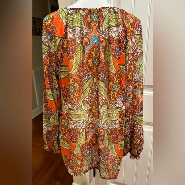 NWOT Tropical Print Sheer Peasant Blouse - Image 4