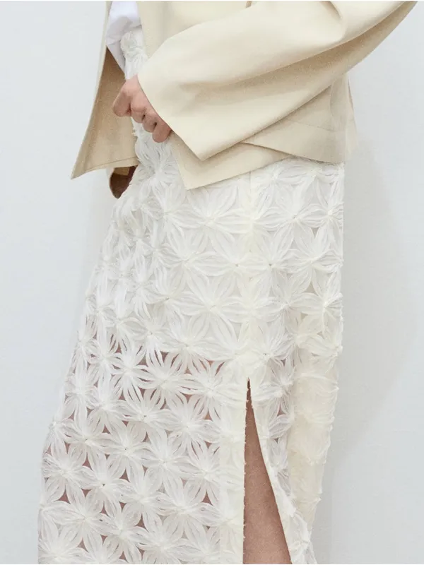 Mango MNG - NWT Cream Floral appliqué Lace Midi Skirt, half lined - Image 4
