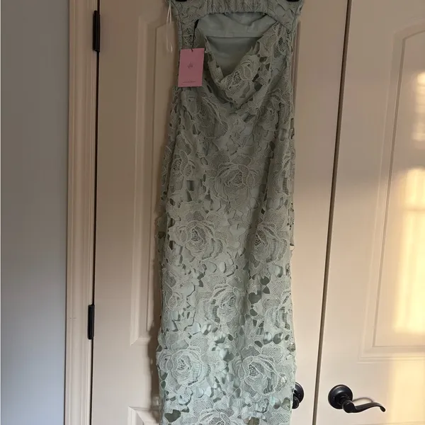 Hello Molly Floral Lace Midi Dress in Light Green - Image 4