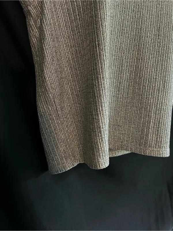 White House Black Market Women’s Metallic Silver V-Neck Ribbed Knit Top MD - Image 6